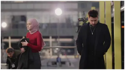 مسلسل "السوق".. قصة حب مستحيلة بين ممثل مغرور وشابة ملتزمة