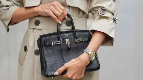تجسس ناعم في عالم الفخامة: كيف تراقب Hermès زبائنها رقمياً؟