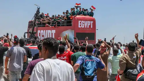 رجل أعمال إماراتي يهدي منتخب مصر سيارات فاخرة