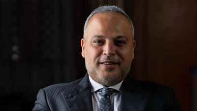 تامر عبد المنعم عن هاني شاكر: مصاب بفشل التنفس