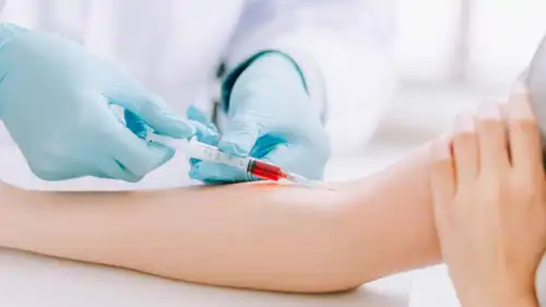 الحلم بسحب الدم.. استنزاف عاطفي