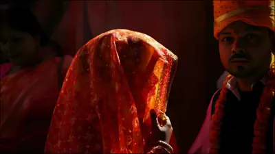 عريس يختار العروس الخطأ ثلاث مرات.. والزفاف ينتهي بشجار!