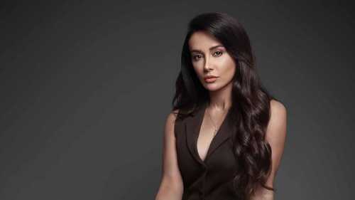 كندا حنا تصارح جمهورها بوزنها وطولها لأول مرة