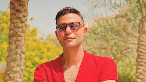 محمد إمام يحتفل بتصدر "صقر وكناريا" شباك التذاكر