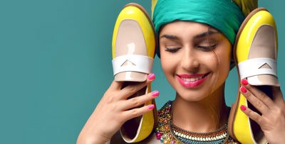 الأنوثة والعصرية تتجليان في تصاميم الأحذية خلال أسابيع الموضة.. شاهديها!