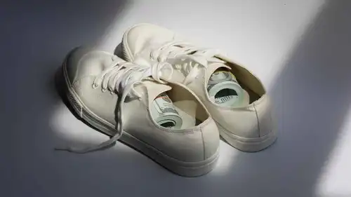 تفسير حلم العثور على النقود داخل الحذاء للرجل وهل هو خير