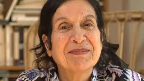 أبرز محطات حياة الروائية العراقية سميرة المانع