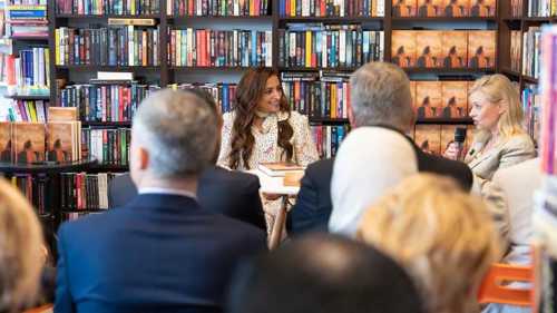 بدور القاسمي تطلق الترجمة البولندية لكتابها في وارسو