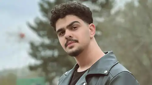 عزام الشبعان يطلق أغنية "بكفي" بروح فضل شاكر
