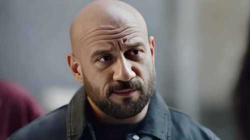 تفاصيل أزمة أحمد مكي مع مديرة أعماله