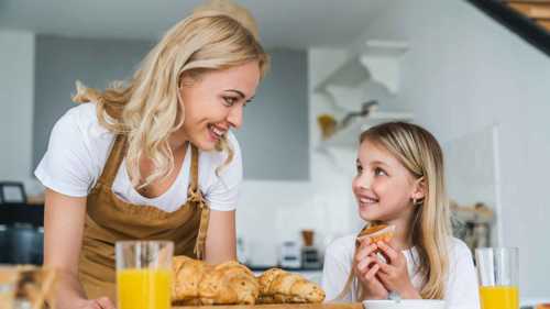 القدوة اليومية أساس تربية الطفل