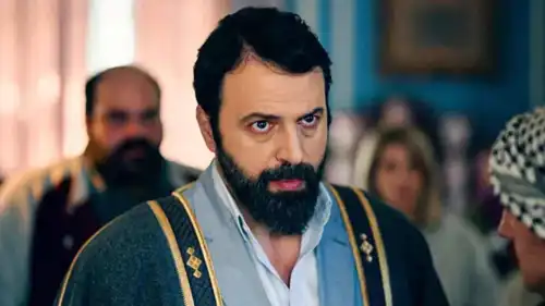 مشهد جريء تيم حسن يقلد بشار الأسد