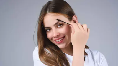 العناية بالحواجب