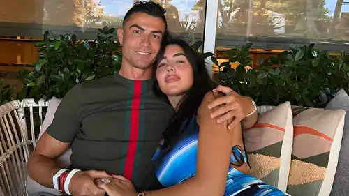 قصة حب كريستيانو رونالدو وجورجينا من المصادفة إلى الزواج