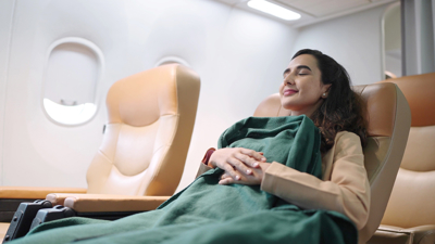 قهوة على الطائرة تتحول إلى قضية مليونية