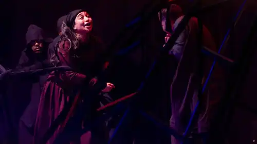 "الهاربات" يتوج بالجائزة الكبرى في مهرجان ظفار الدولي