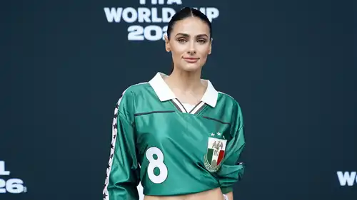 إطلالات ستريت ستايل مستوحاة من أجواء كأس العالم 2026