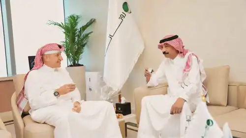 عبادي الجوهر يزور مقر روتانا ويكشف تفاصيل ألبومه المقبل