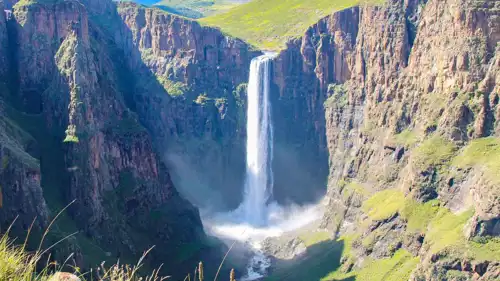 سياحة المغامرات في ليسوتو وشلالات ماليتسونيان الساحرة