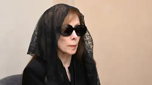 فيروز
