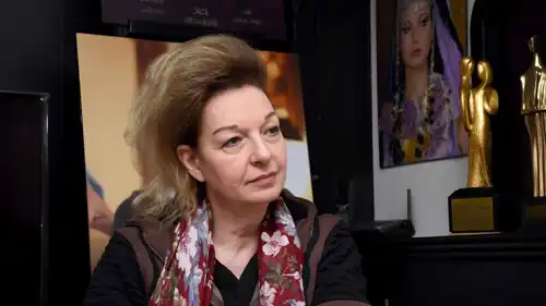 نادين خوري تثير الجدل برسالة عن العزلة والنفاق