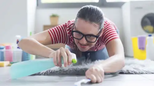 الحلم بتنظيف المنزل للمتزوجة.. التخلص من تأثيرات سلبية