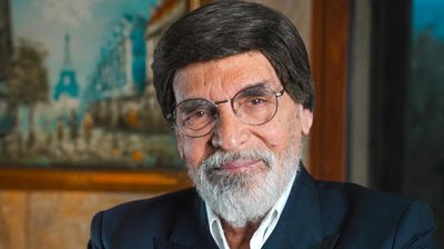 ياسر العظمة يستذكر أسامة الروماني بصورة من أيام الشباب.. ويبكي رحيله