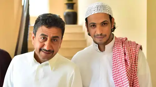 عادل العتيبي مع ناصر القصبي في أحد الأعمال الفنية التي جمعتهما.
