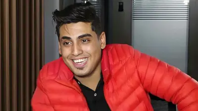 م