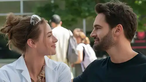 طرح الإعلان الرسمي لفيلم The Love Hypothesis
