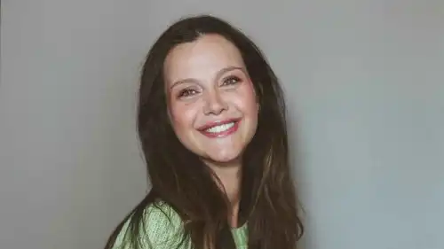 الممثلة التركية إيرام هيلفاجي أوغلو