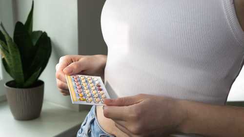 التوقف عن وسائل منع الحمل وتأثيره على الجسم والخصوبة