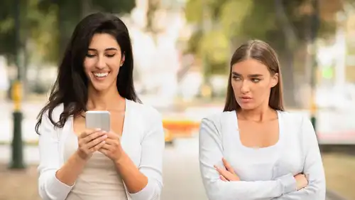 علامات الصداقة من طرف واحد وكيف تكتشفينها