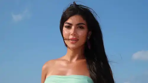 كارولين عزمي تكشف حقيقة أجرها في مسلسل "الأب الروحي"