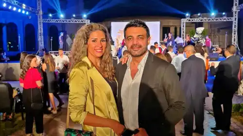 عمرو محمود ياسين وزوجته الإعلامية آيات أباظة