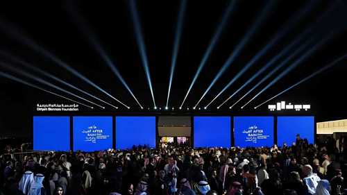 قائمة الفنانين المشاركين في بينالي الدرعية 2026