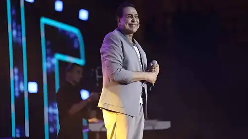 حكيم يشعل حفل الساحل الشمالي ويتصدر الترند بـ "يا حبيبنا"