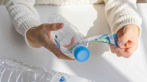 حوّلي الزجاجات البلاستيكية إلى أفكار منزلية ذكية